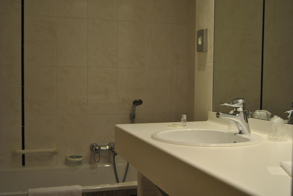 Greenpark Hotel Sint-Pieters-Leeuw Quarto foto